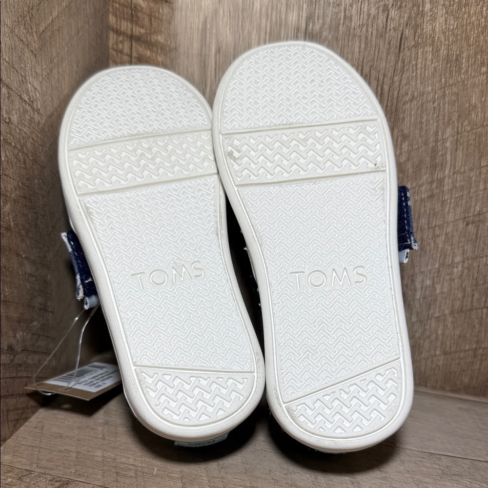 TOMS Belmont Shark Shoes Velcro - Picture 8 of 8